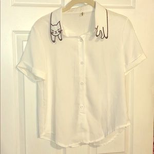 NWOT Cat collar button up short sleeve shirt